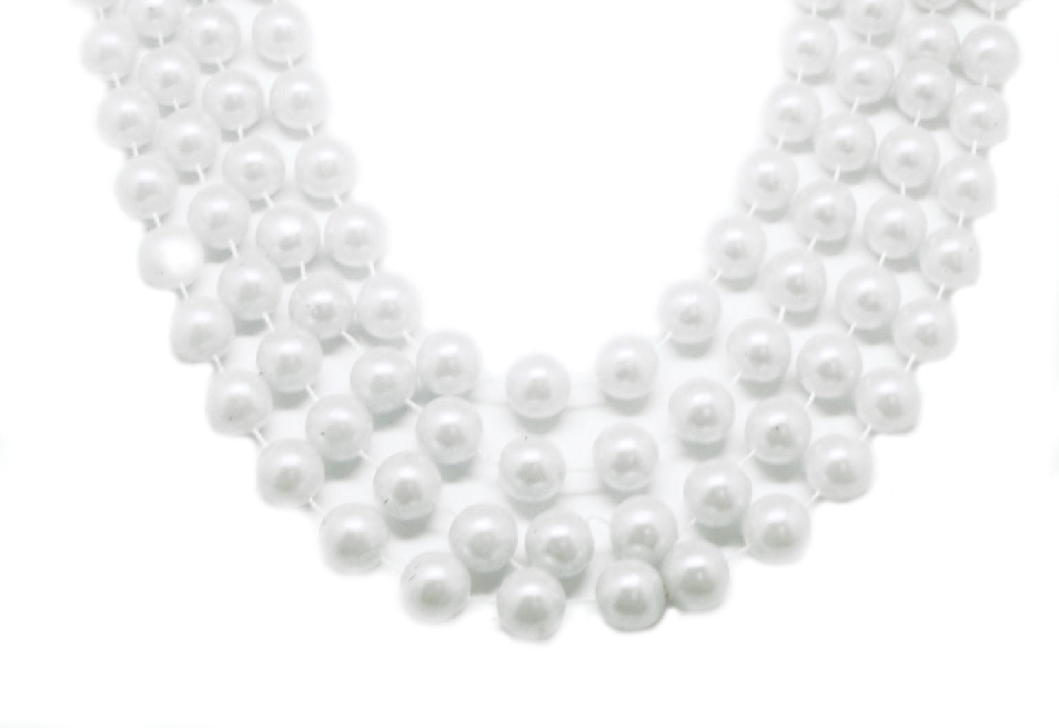 100 18mm Round Beads White Pearl