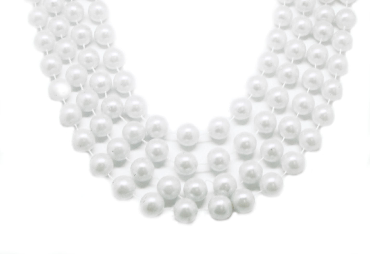 60 18mm Round Beads White Pearl