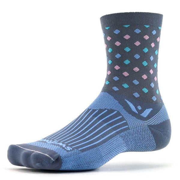 https://cdn.shopify.com/s/files/1/0751/7203/products/swiftwick-vision-sock-razzle-gray-crew-profile-5ex40zz_1400x_600x600_196bd490-90fd-4cd2-b113-2d54dd81f295.jpg?v=1606339227