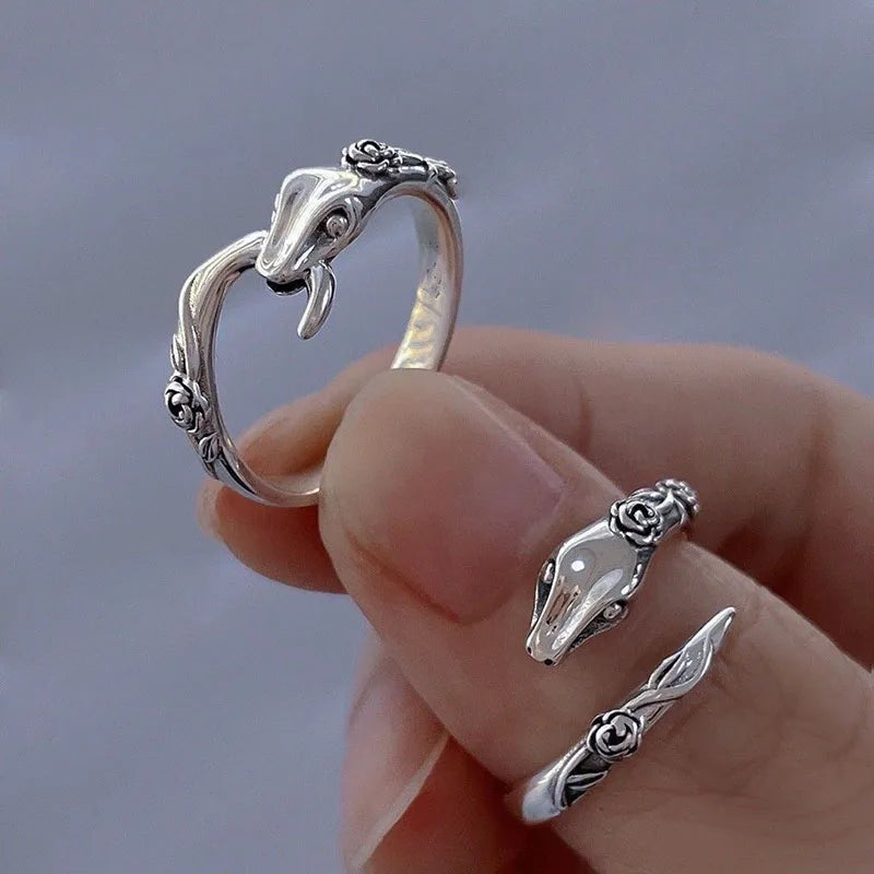 Stylish Retro Snake Ring with Floral Engraving - Image 6