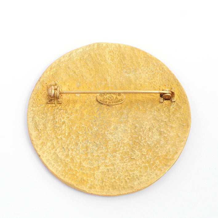 Vintage Chanel Pin Brooch 31 Rue Cambon Medallion Brooch Gold Women's –  Timeless Vintage Company