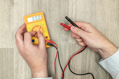 Comment Tester un Condensateur Facilement avec un Multimètre ? – CVR