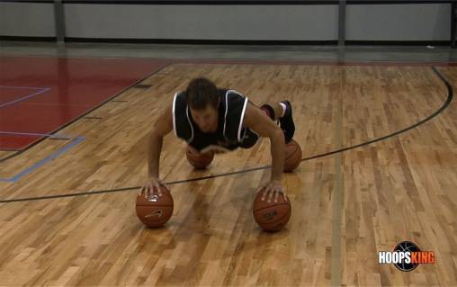 Flexiones de baloncesto y entrenamiento de fuerza.