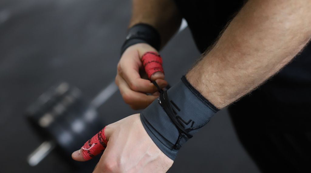 who should wear cotton wrist wraps