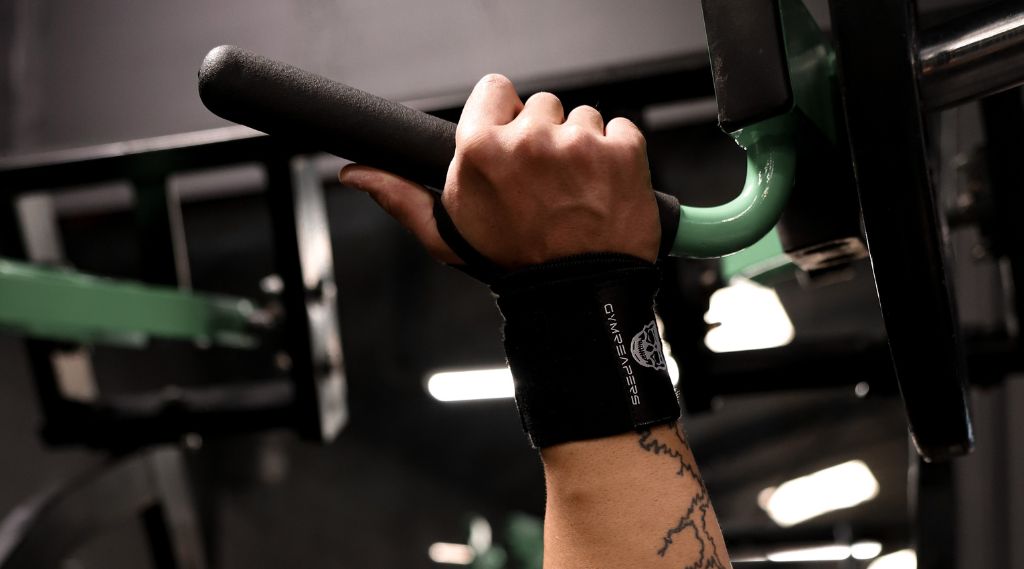 Why do wrist wraps have a thumb loop?