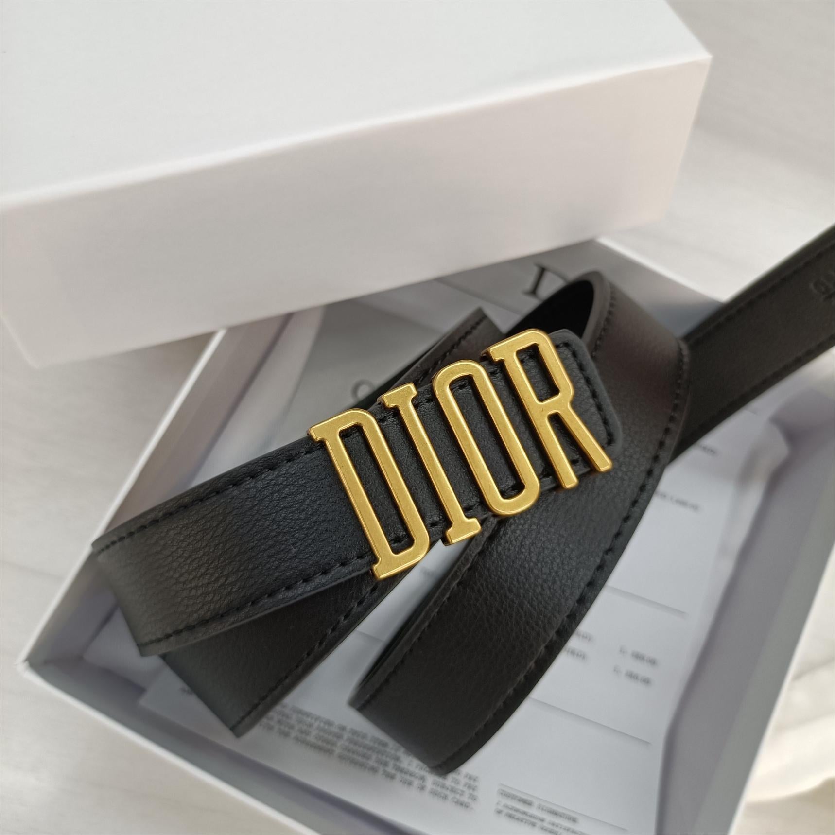 DIOR Fashion CD Men Woman Fashion Smooth Buckle Leather Belt