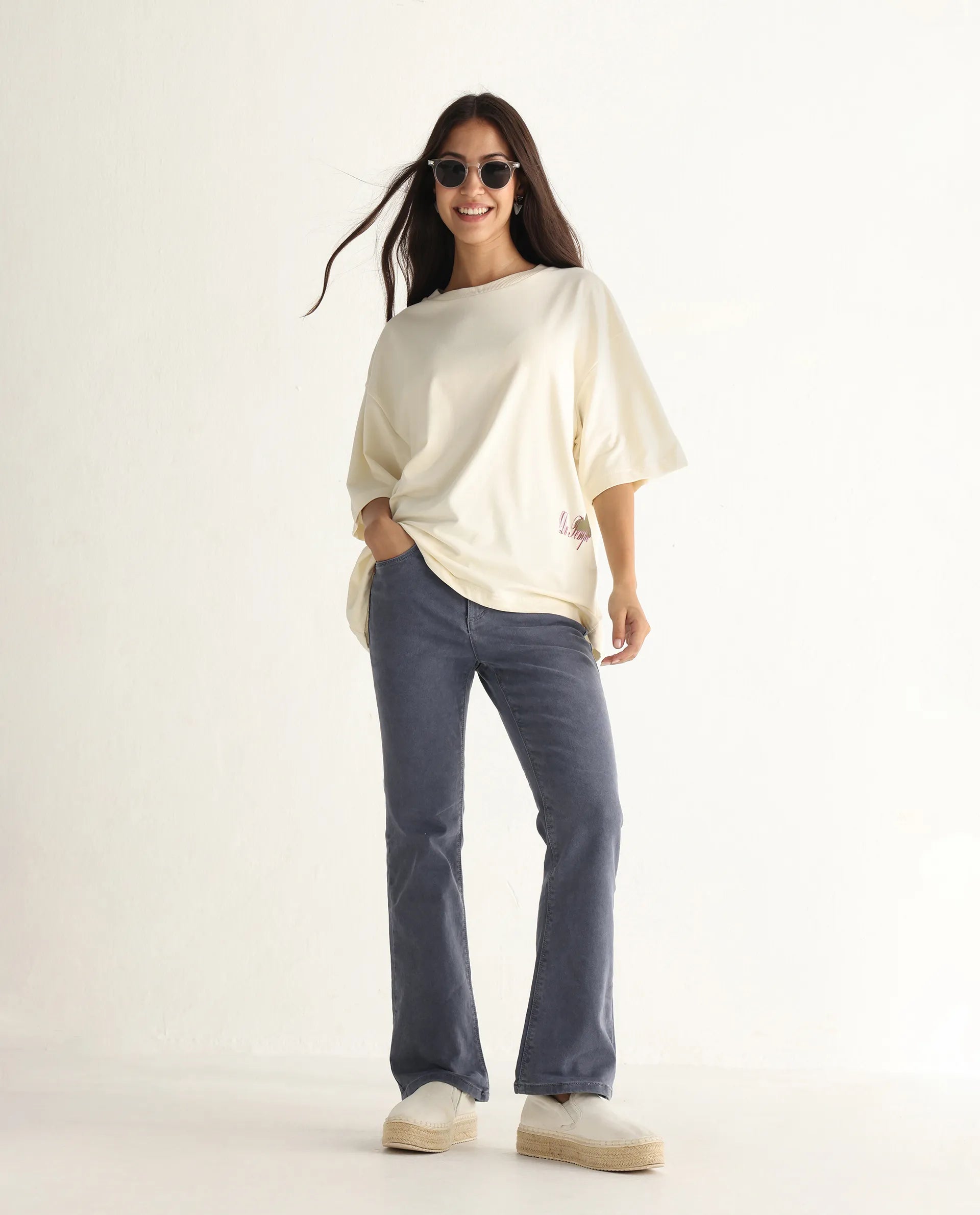Rareism Women Booter Grey Cotton Lycra Fabric Mid Rise Solid Slim Fit Ankle Length Jeans