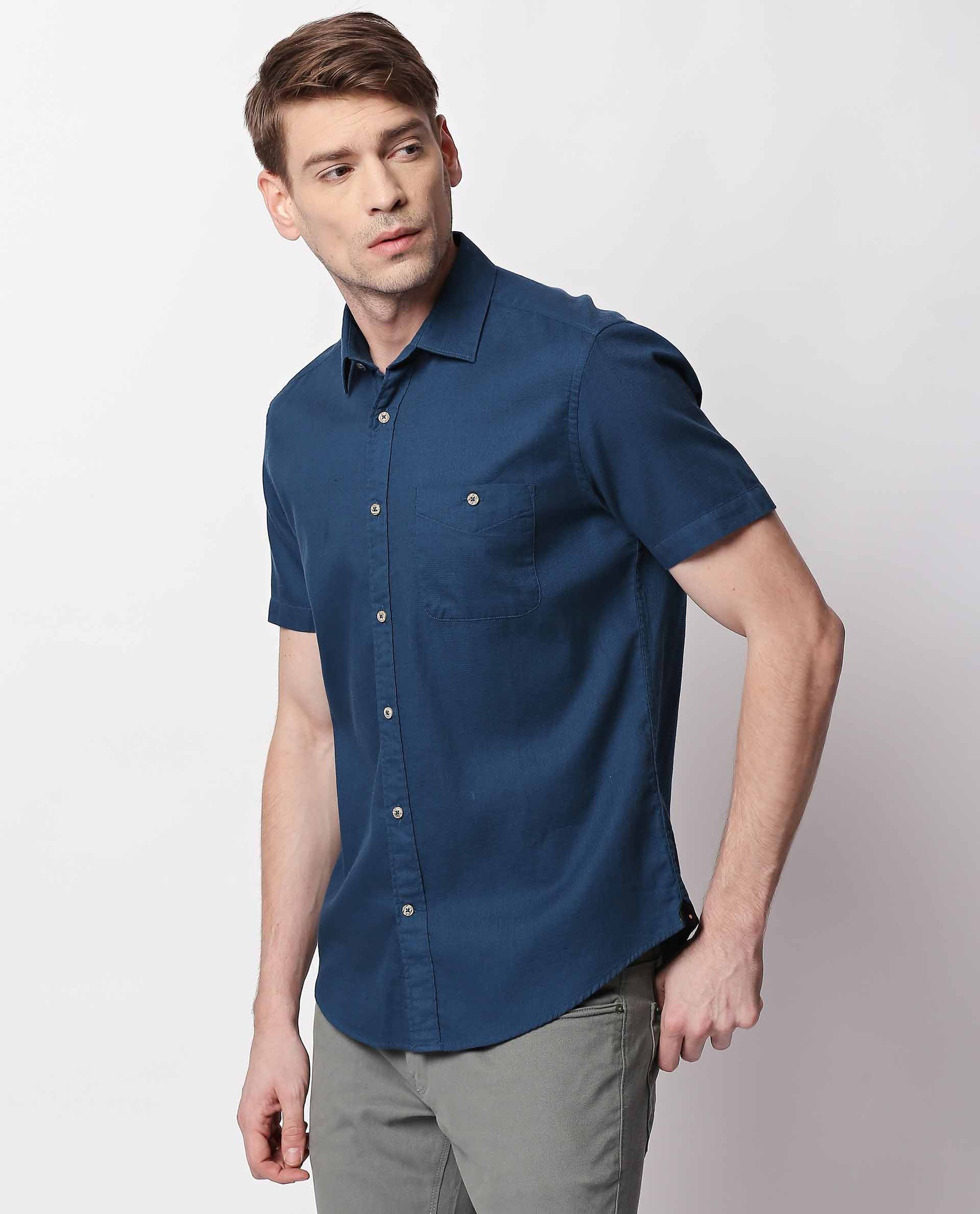 Affle Plain Half Sleeves Men Shirt Blue