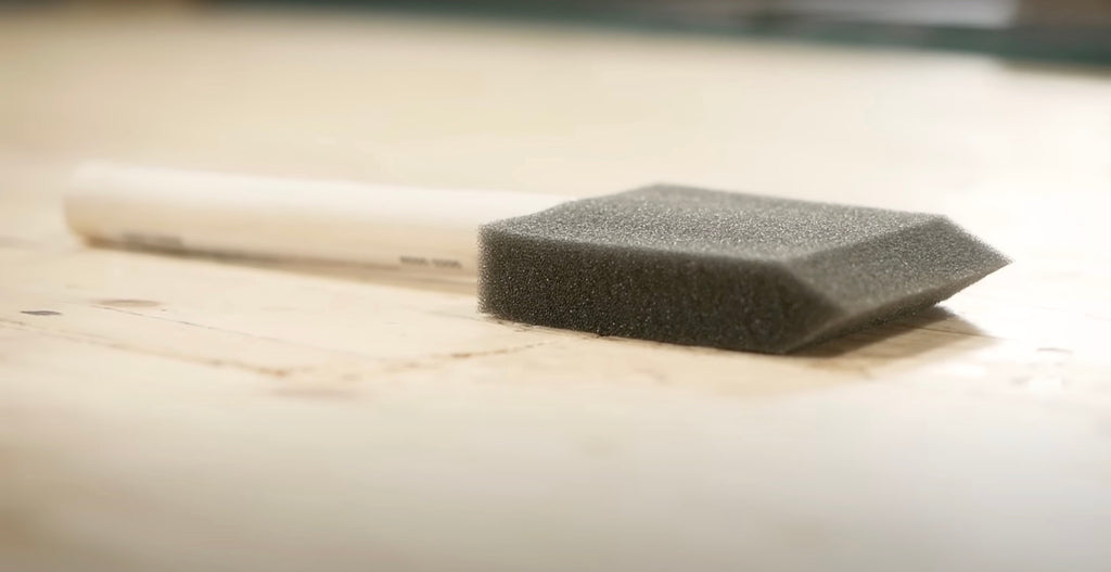 Foam brush to use with pre-stain conditioner and clear finishes