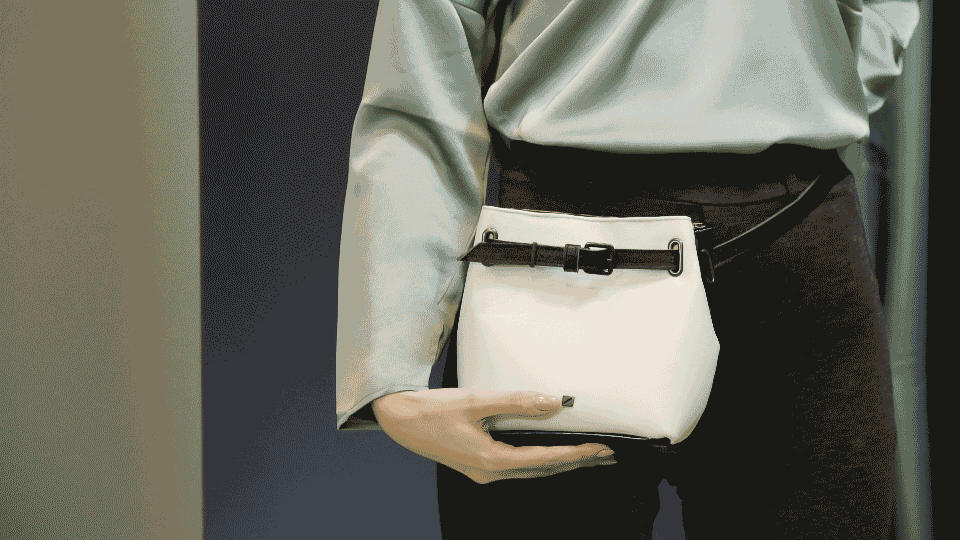belly bag how to use gif