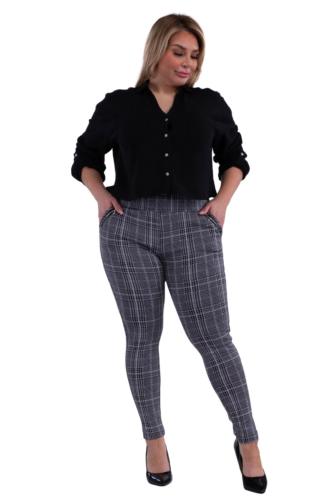 Wholesale Womens Plus Size Treggings With Zipper Pocket Trim - Black & White Plaid