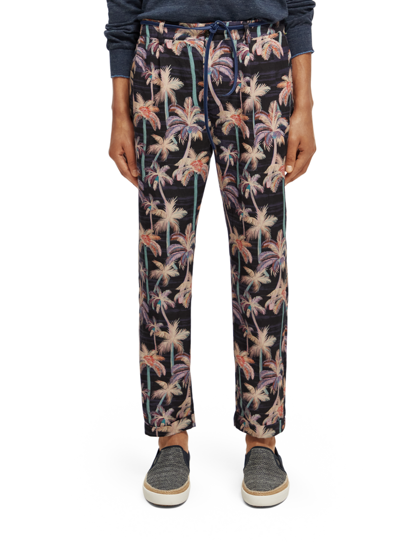 The Twilt printed pleated chino | Scotch & Soda