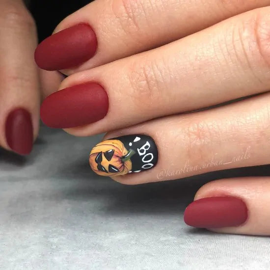 halloweenowy wzór na paznokciach