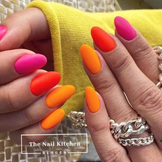 neonowe paznokcie - neon nails - lakier do paznokci neonowy