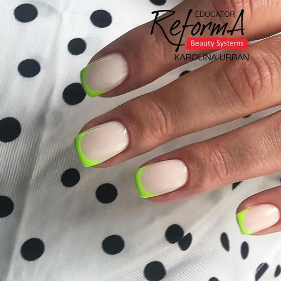 zielony french manicure - lakiery hybrydowe do paznokci