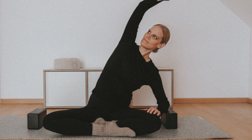 yoga stretches for your winter and autum