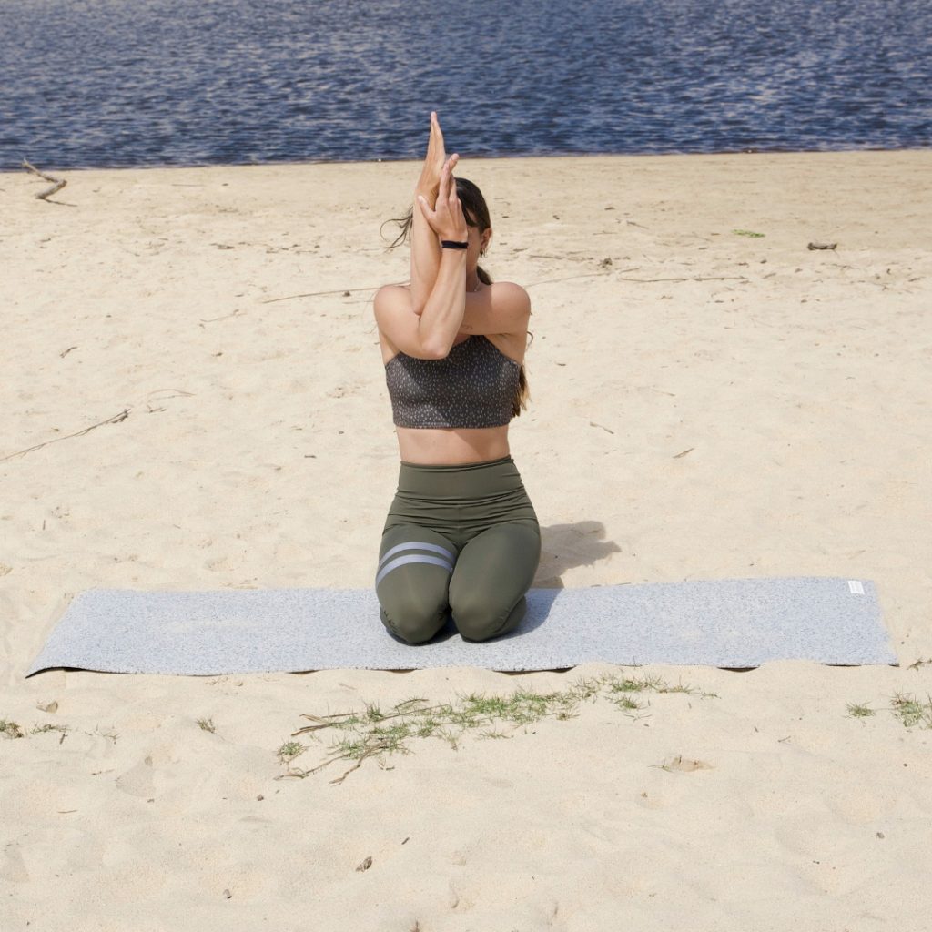 Dehnen beim Yoga für Surfen