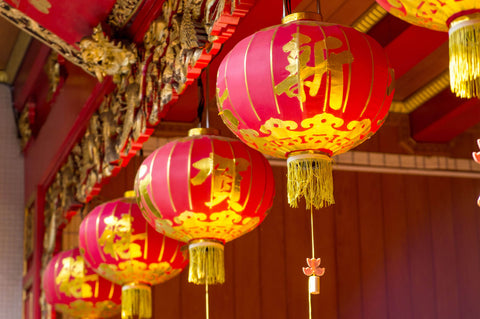 lunar new year hanging lanterns