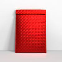 Rote, matte Luftpolsterversandtaschen