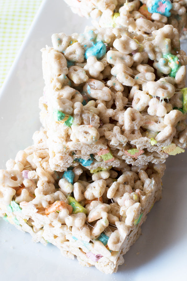 Lucky-Charms-Marshmallow-Squares-1