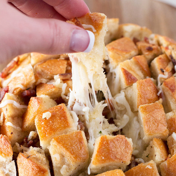 Pull-Apart-Bacon-Garlic-Cheese-Bread-post-image