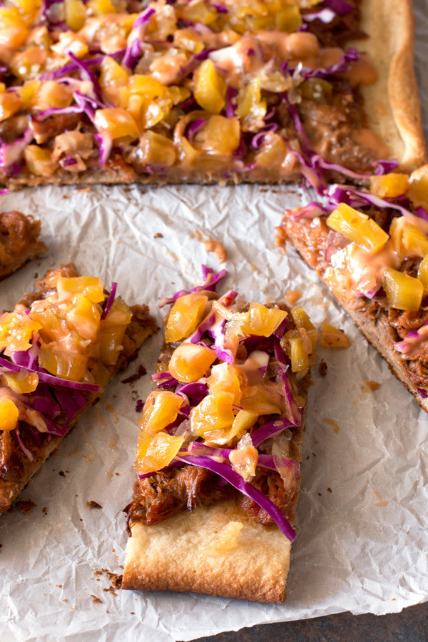 Pulled Pork Flatbread with Mango Chutney | sauceandstyle.com