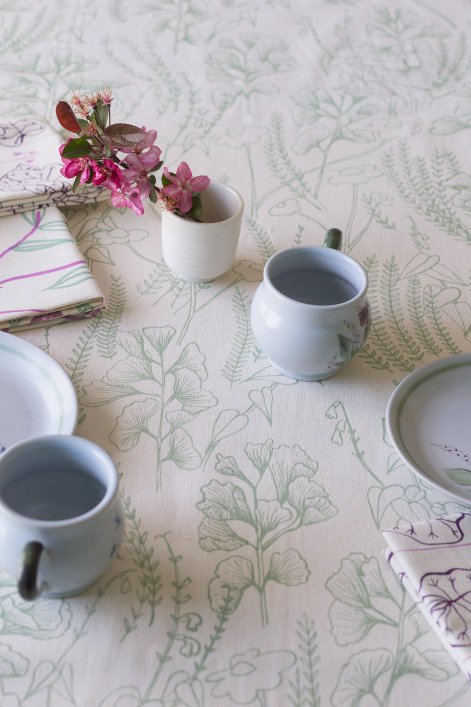 hand printed textiles_table setting for spring_Ginkgo and Huechera