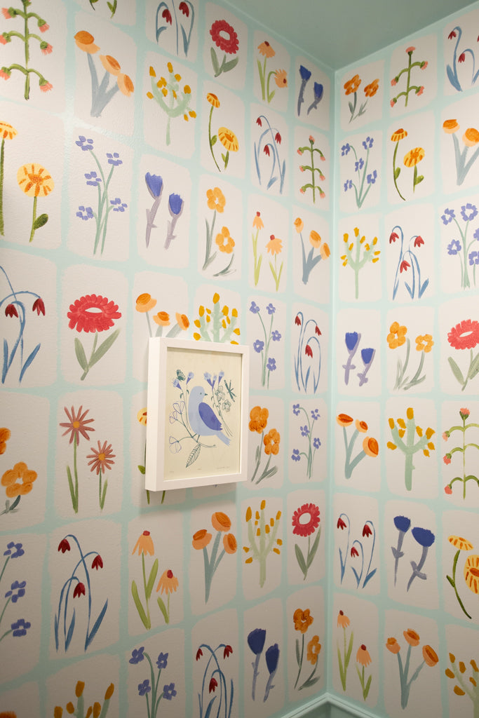 Painted flower wallpaper in bathroom