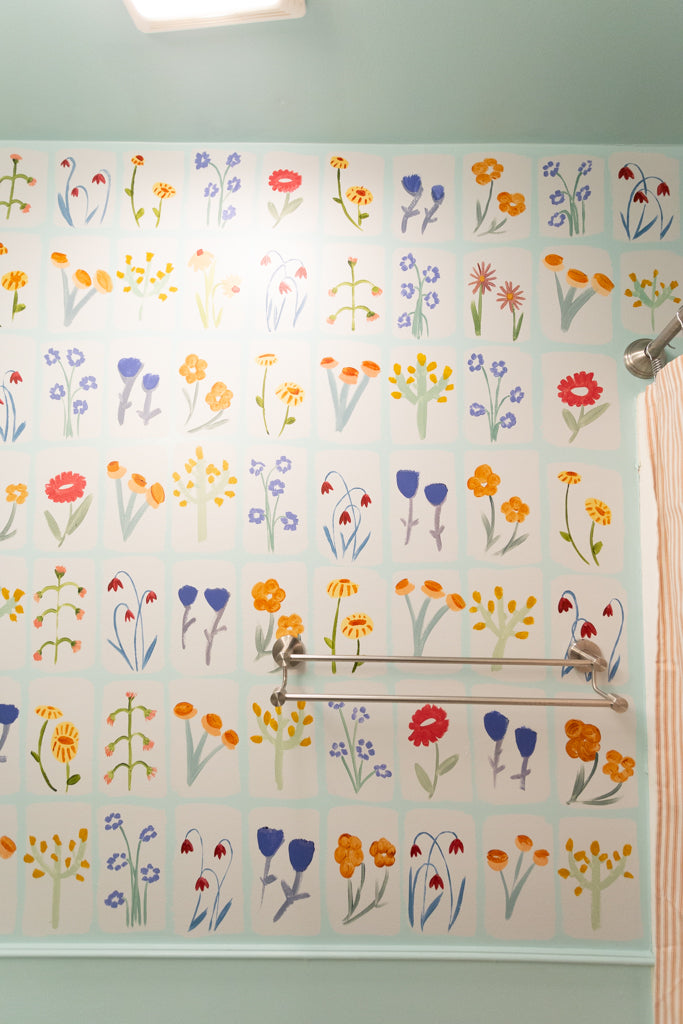 Painted flower wallpaper in bathroom