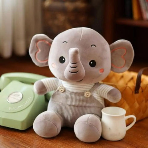 elephant-en-peluche-mignon