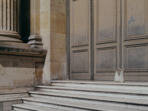 Kamaro'an canvas bags on a Parisian church