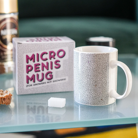 Un mug avec des petits pénis