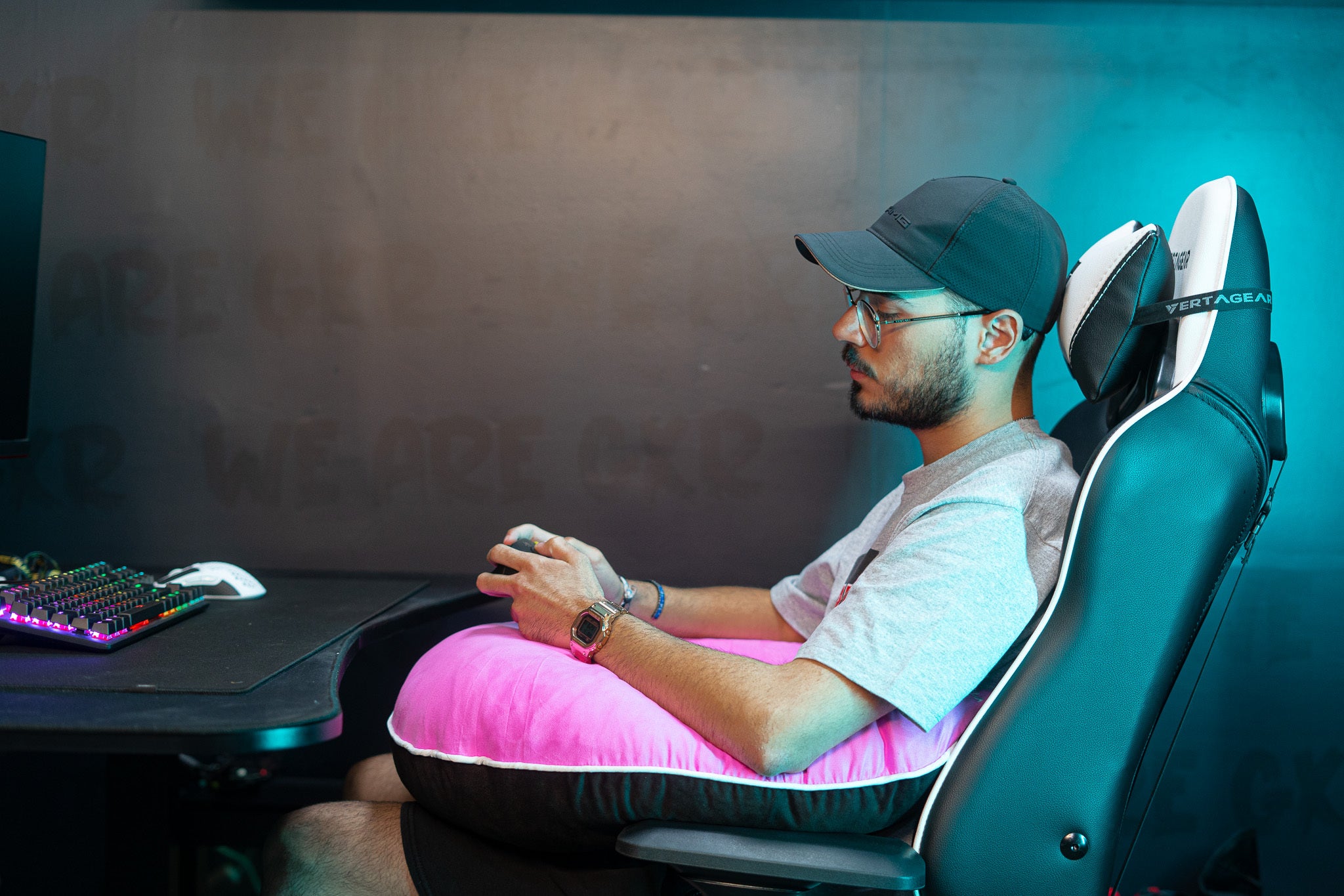 Valari gaming pillows support your back, neck & shoulders for long