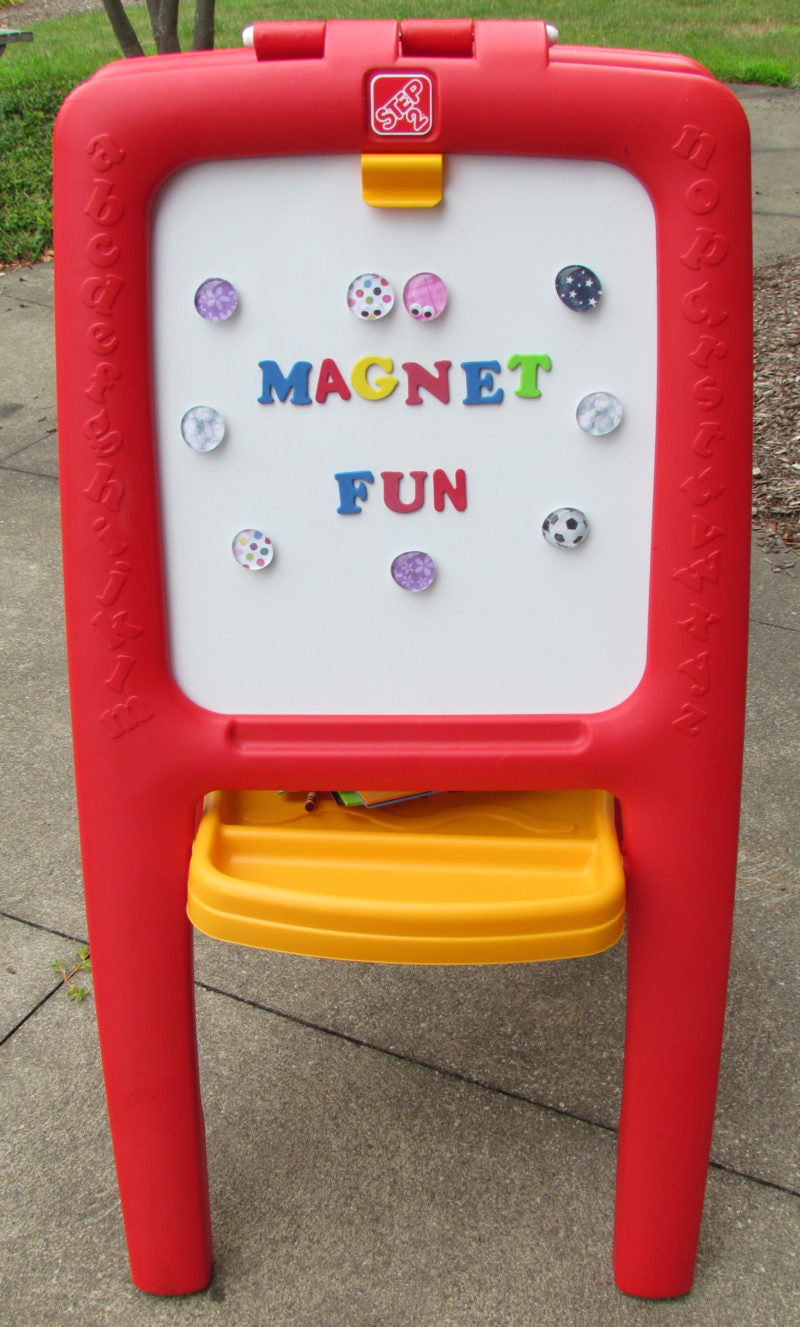 Magnet Fun! Create your own magnets with a few supplies to proudly display your kid's artwork! Tips & more from Step2