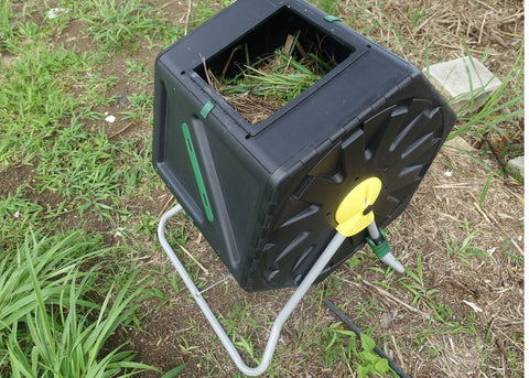 picture of a compost bin tumbler