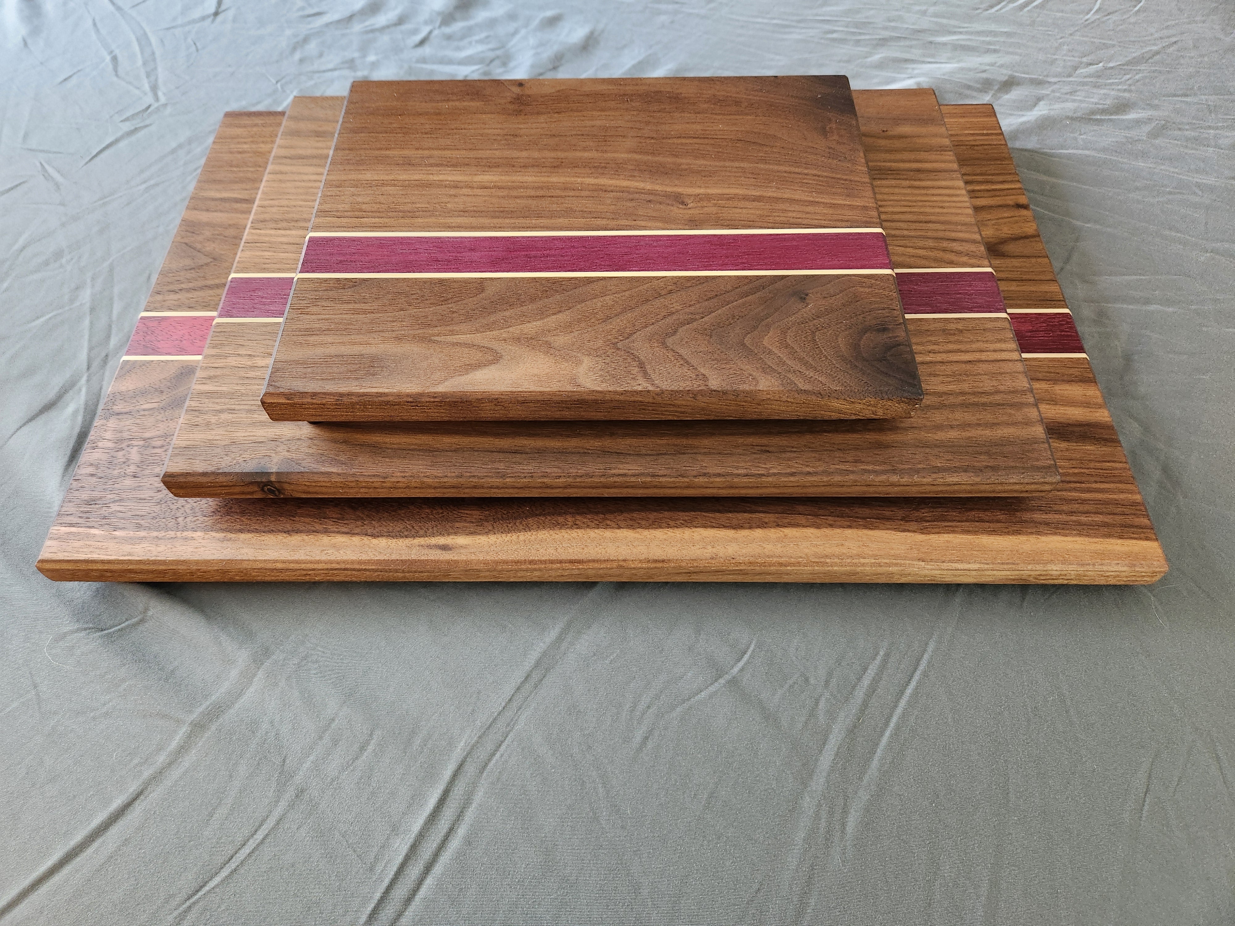 Walnut Edge Grain Cutting Board