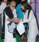 Eshwar Bhakti priest with Morari Bapu