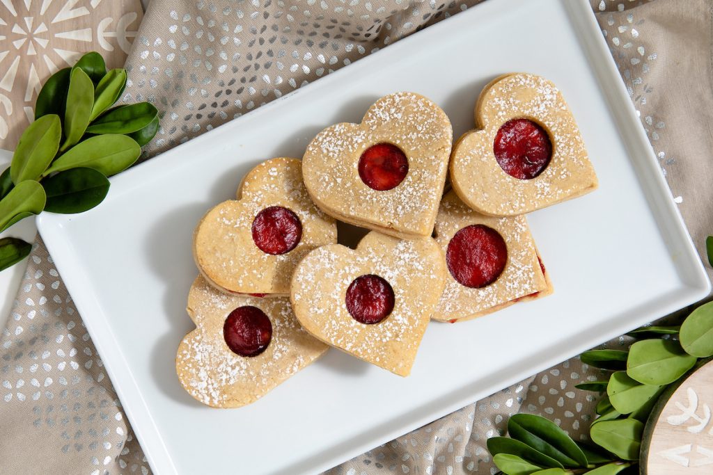Make your own Linzer cookies at home with our hassle-free baking kit.