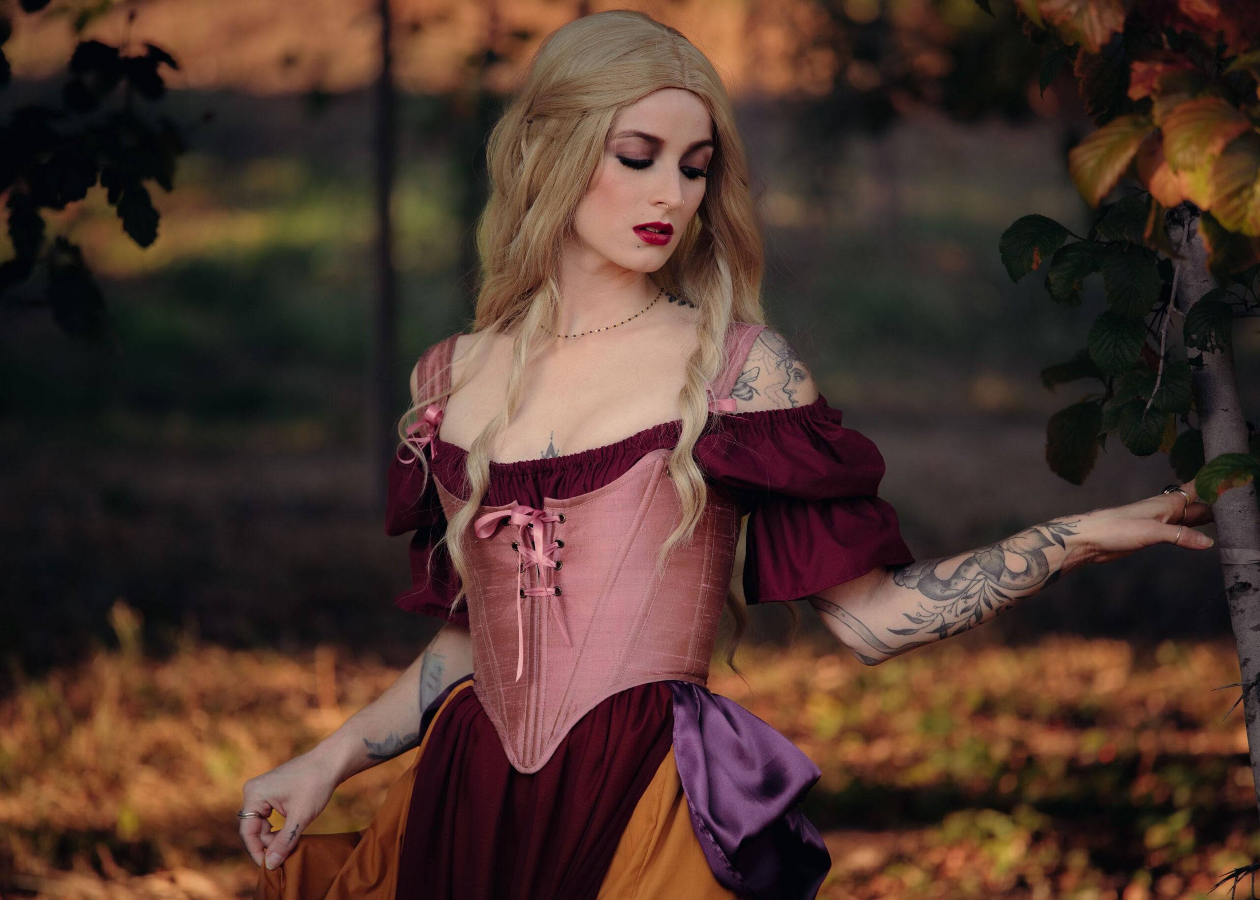 UNIBOOB: RENAISSANCE LADY CORSET: FLAT CHEST: ONE UP ONE DOWN