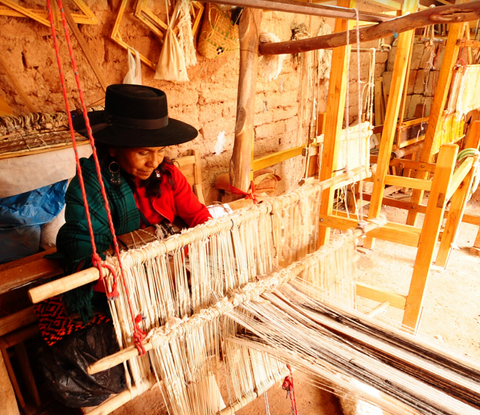 Animana Artisan Weaving on Loom