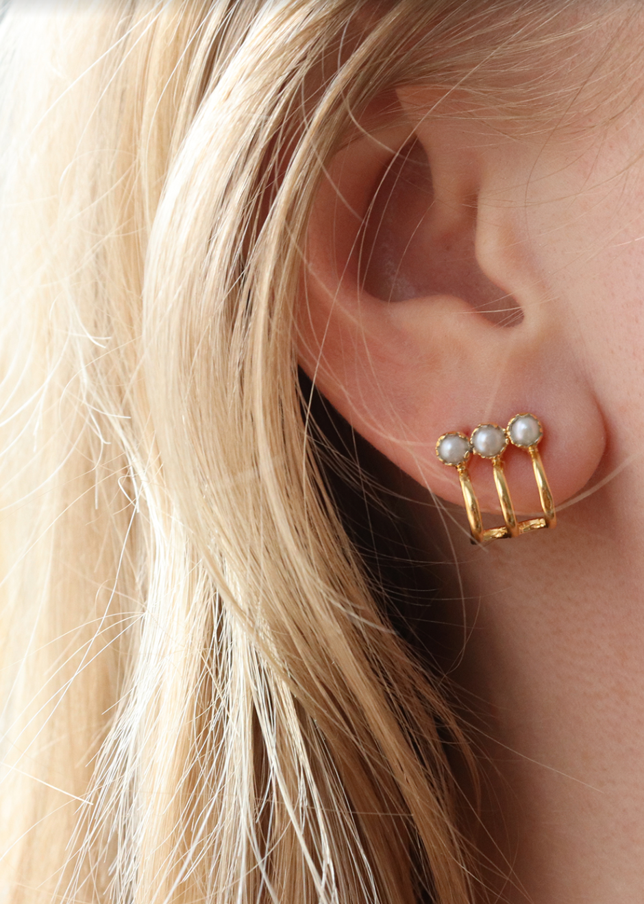 Vimla Pearl Earrings - Gold