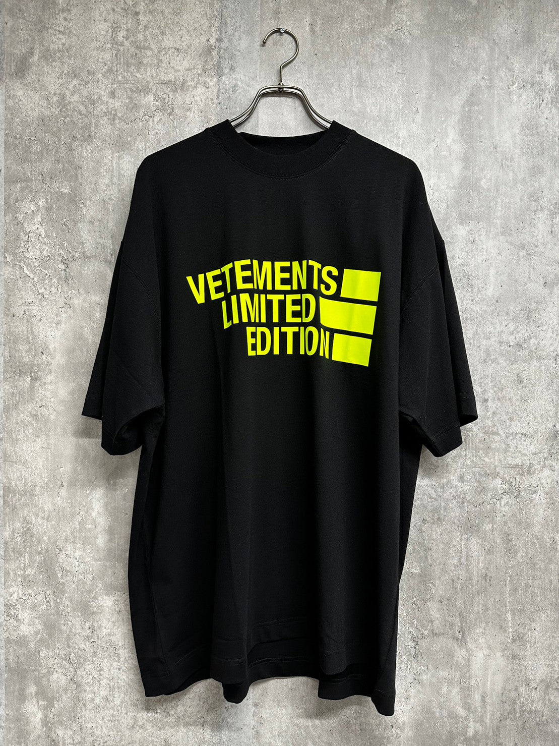 vetements oversized logo sleeve Tシャツ