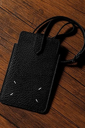 Maison Margiela Smart Phone Neck pouch Detailed!
