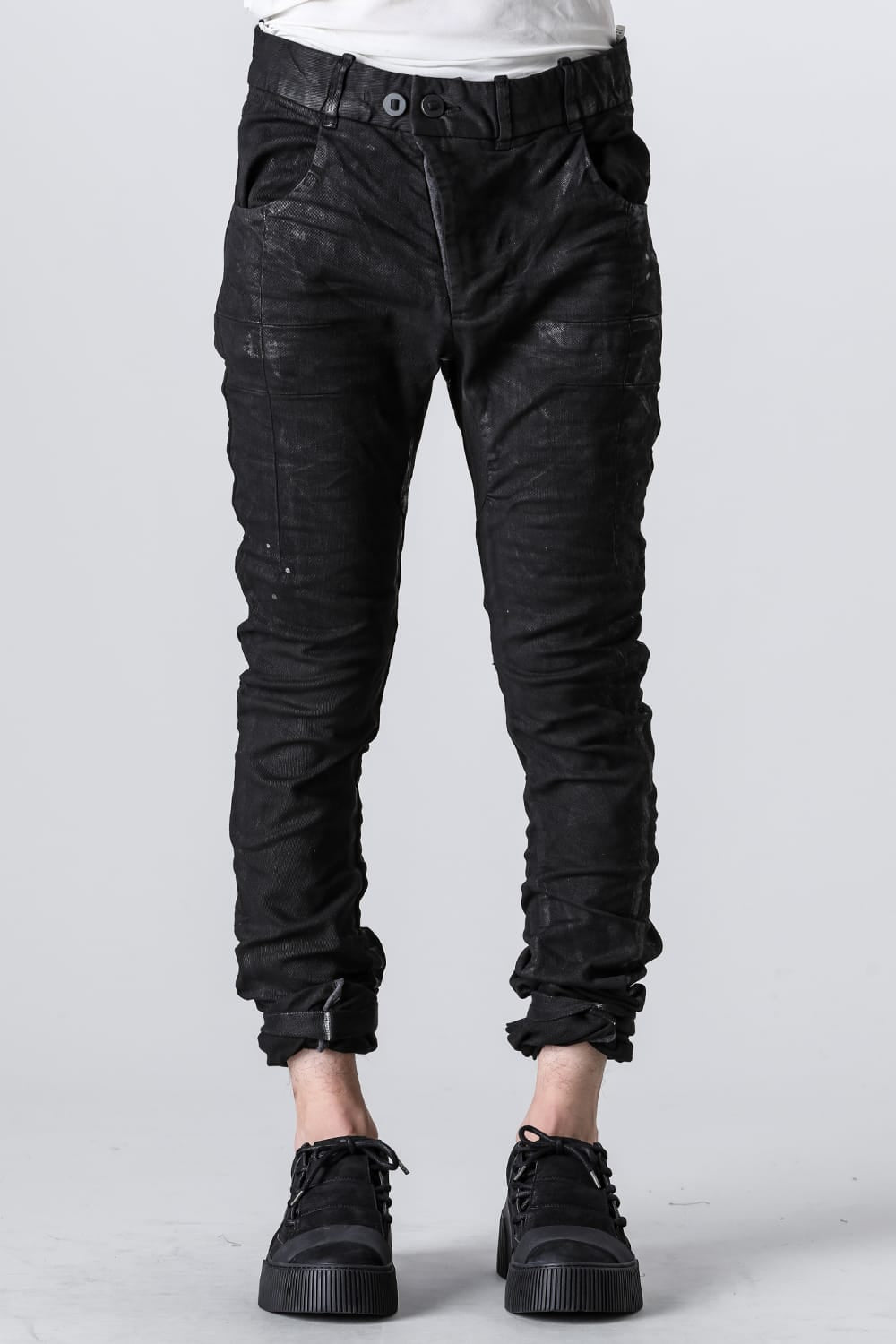 p13-f1939-black | P13-F1939 - Black | BORIS BIDJAN SABERI