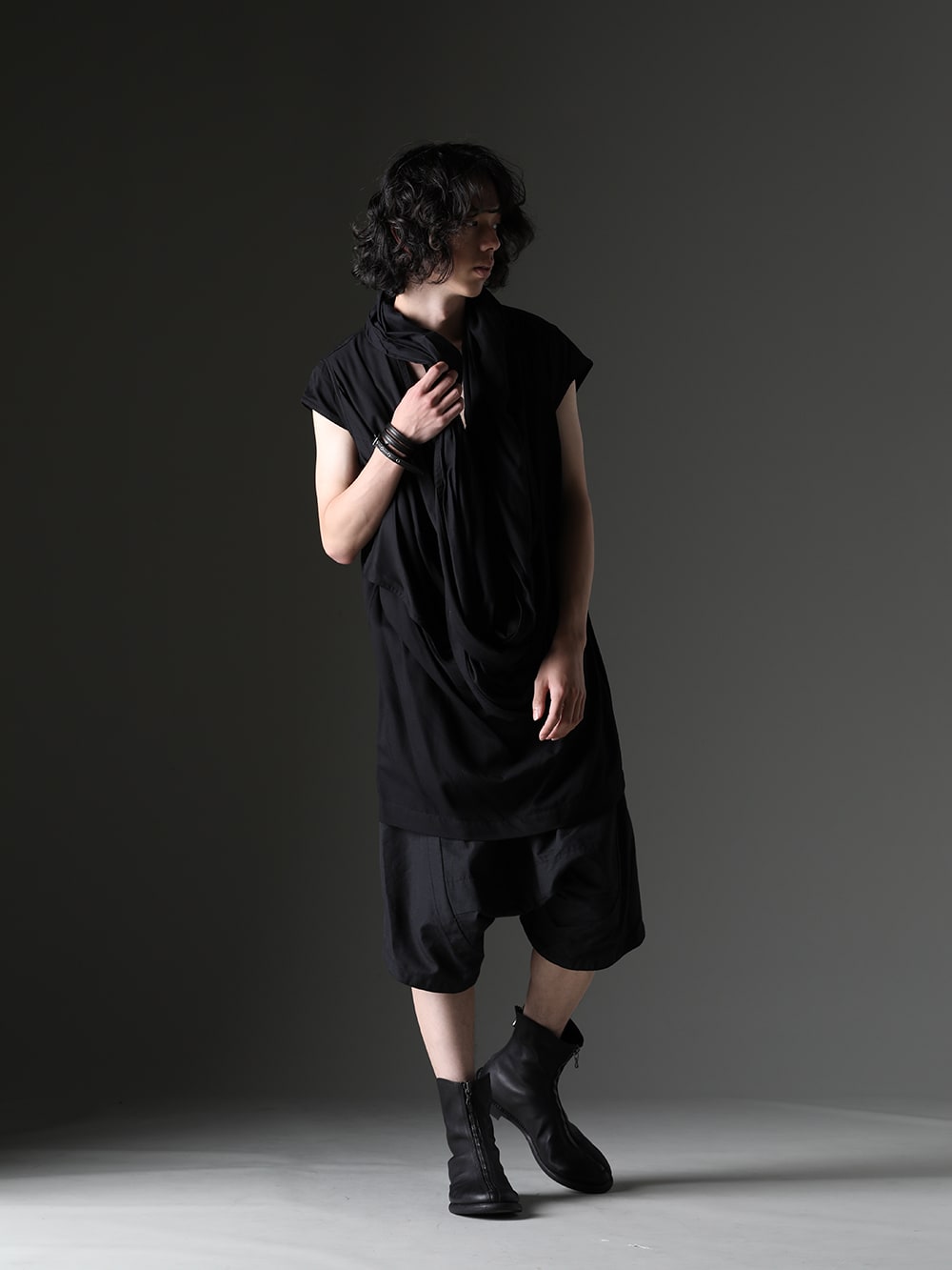 【20ss】JULIUSドレープネックプルオーバーシャツ(687SHM3)約113cm