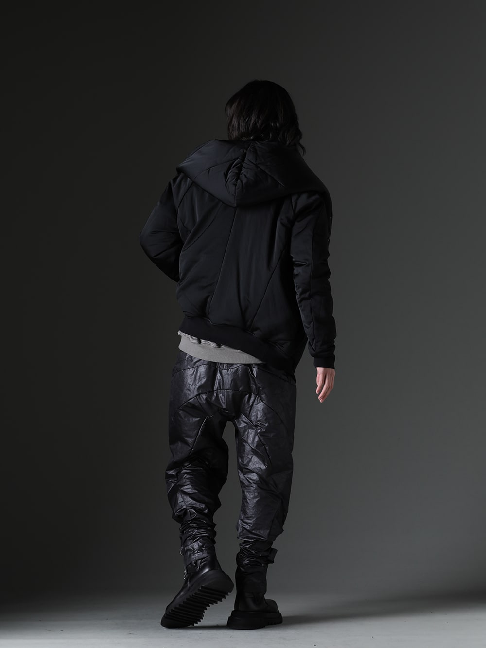 JULIUS 2024PS STYLING - Styling Down Jackets with a Fashionable Twist - 847BLM1(Viscose / Nylon Stretch Satin Blouson) 837CUM2-Gray(Coated Sweat Seamed Pullover Gray) 837PAM1(Coated Seamed Pants) 847FWM1(Cow Leather Side Zip Boots) - 1-004