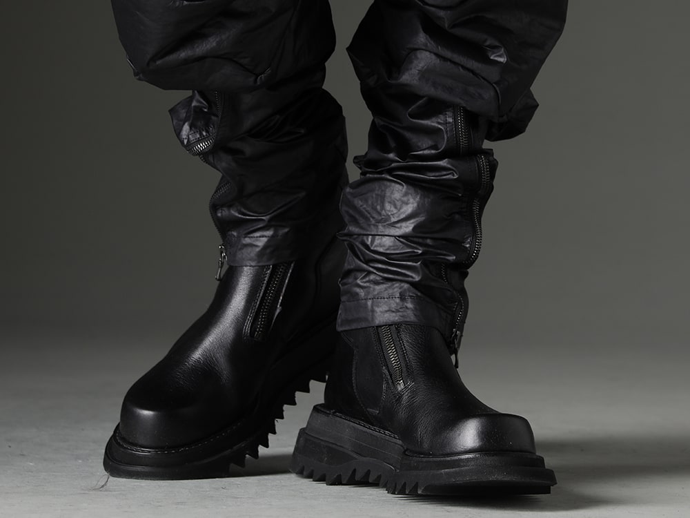 JULIUS 2024PS - Staying Warmer with Winter-Specific Bottoms - 847FWM1(Cow Leather Side Zip Boots) - 3-007