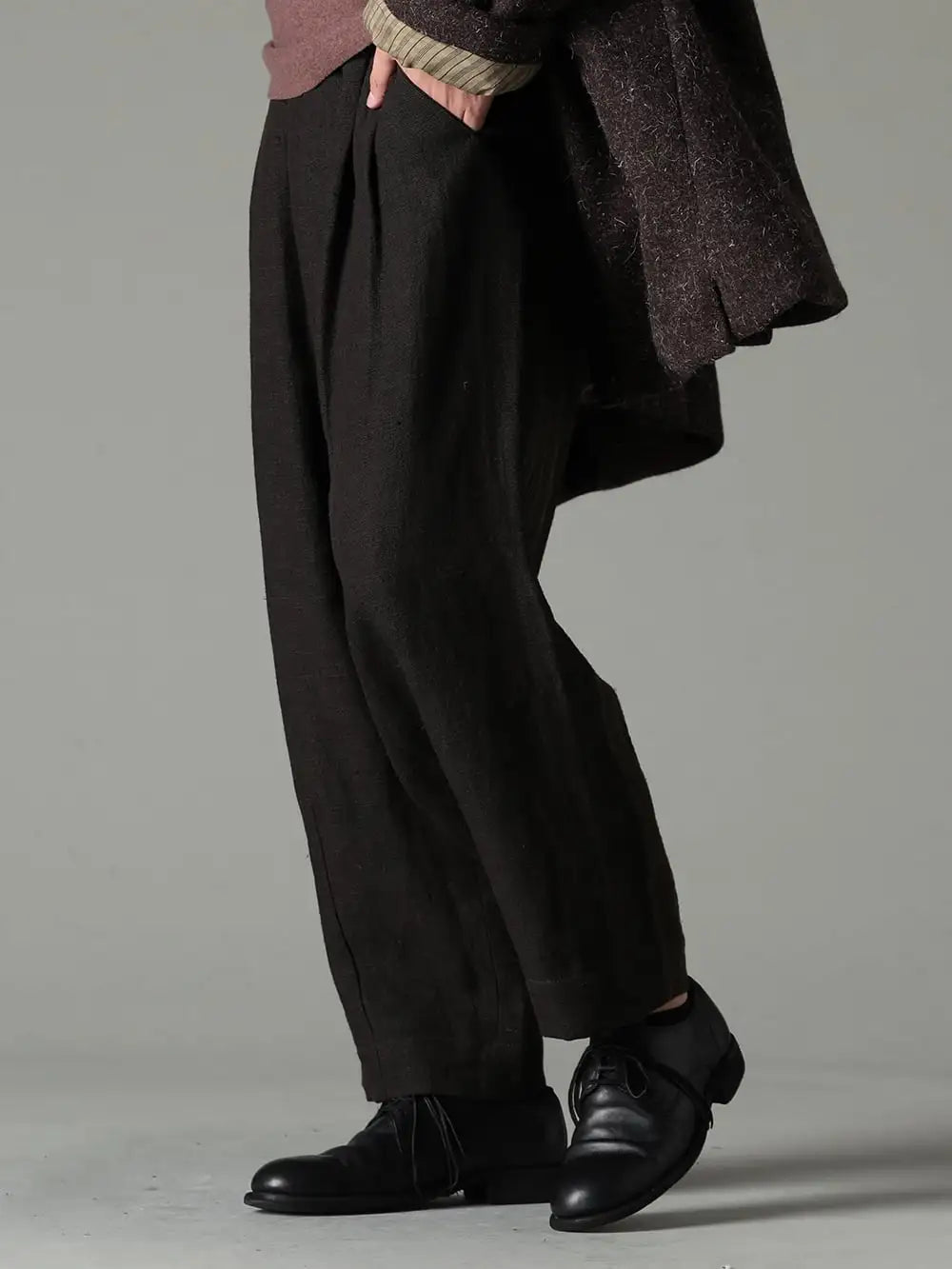 ZIGGY CHEN 23-24AW - The brown color coordinates well with the basic design. - 0M2330504 Front Pleats Half Drawstring Trousers - 992x-black-guidi Classic Derby Shoes Laced Up Single Sole - Horse Full Grain - 992X Black 3-002