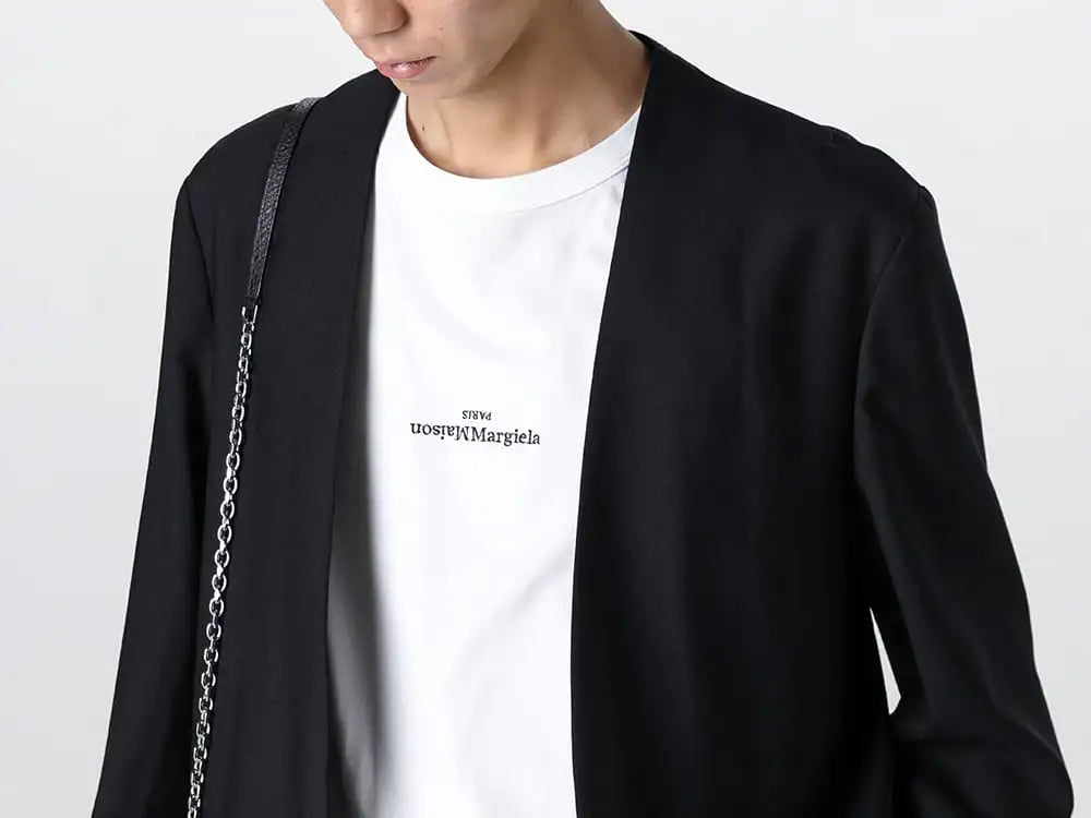 Maison Margiela - This jacket has a minimal design that eliminates pockets and buttons - S50BN0447 - Minimal Jacket - S30GC0701-White-Black-Embroidery - Reversed Logo T-Shirt White / Black Embroidery - SA3UI0008 - Large Chain Wallet 2-002