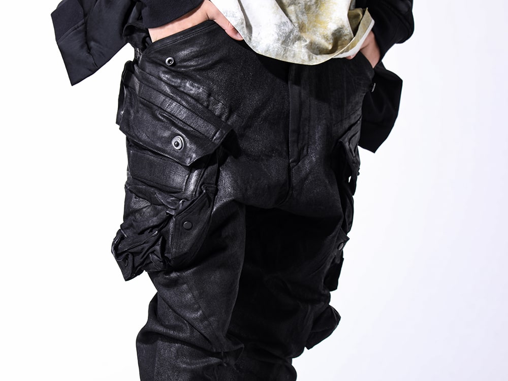 JULIUS 2024PS - Popular skinny type gas mask cargo pants. - 839PAM3-C(10.5oz Stretch Denim Coated Gas Mask Cargo Pants) - 3-004